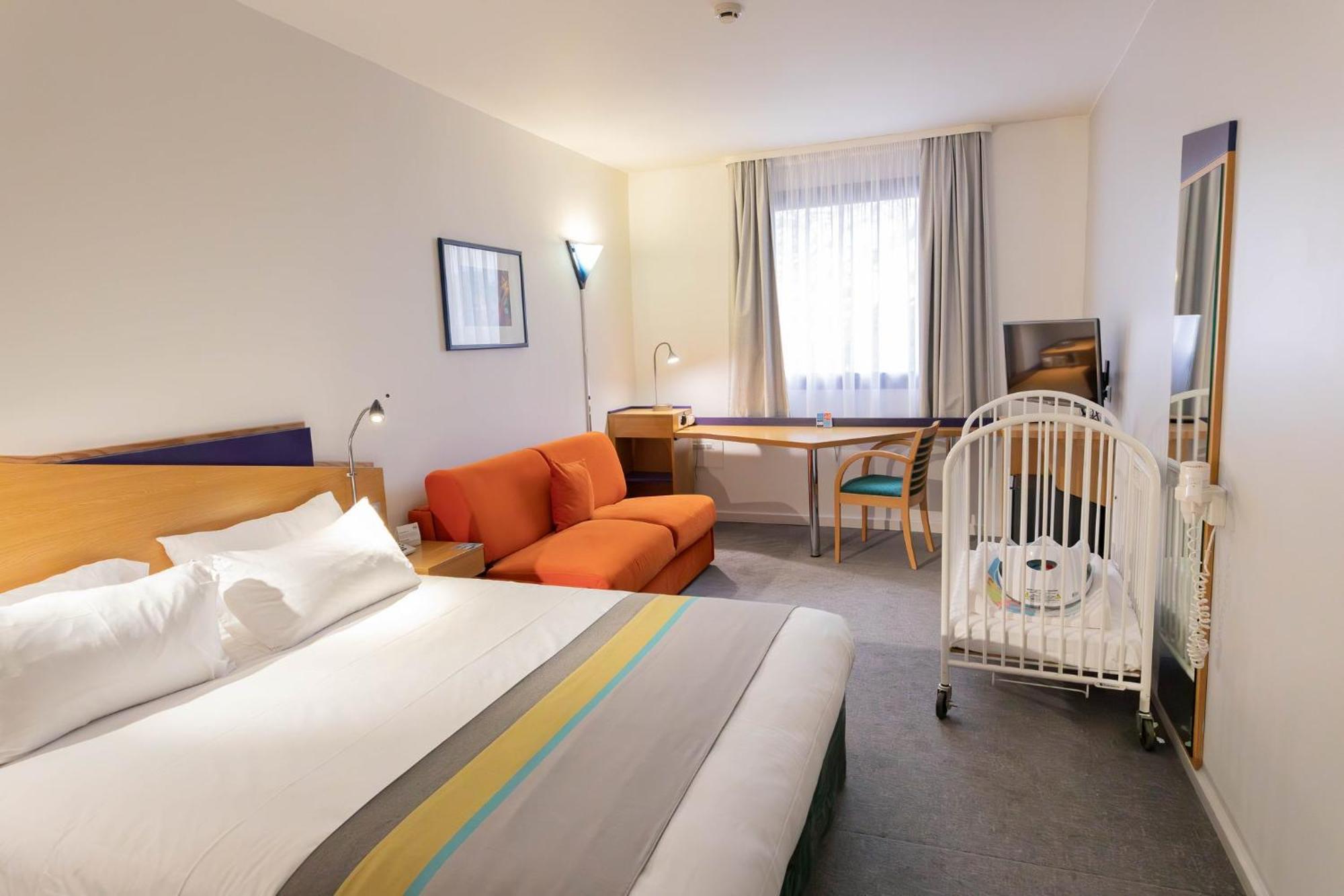 Holiday Inn Express Arras By Ihg Eksteriør bilde